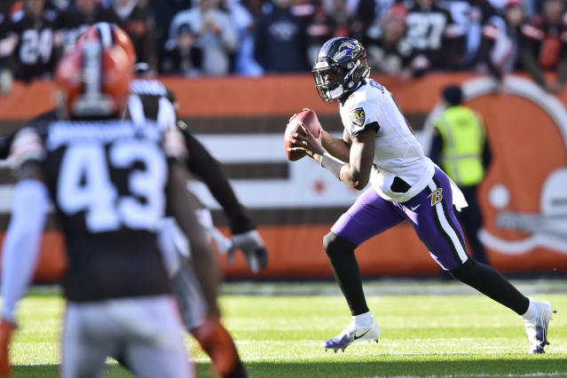 Garrett backs up words, Browns hang on to beat Ravens 24-22