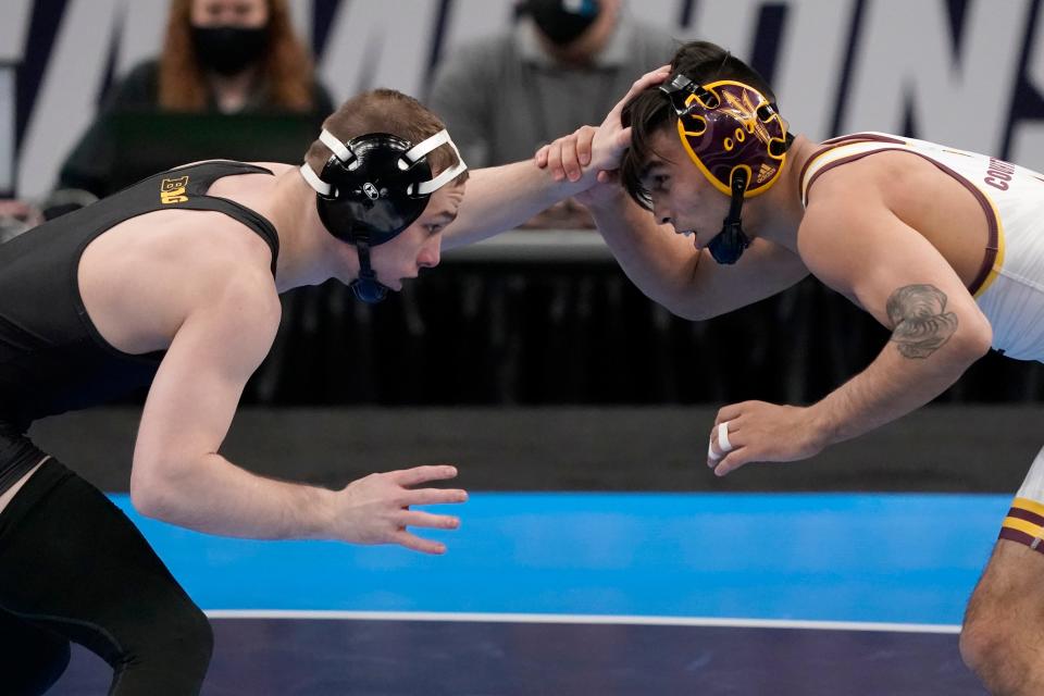 'Excuses are for wusses' Iowa wrestler Spencer Lee wins his third