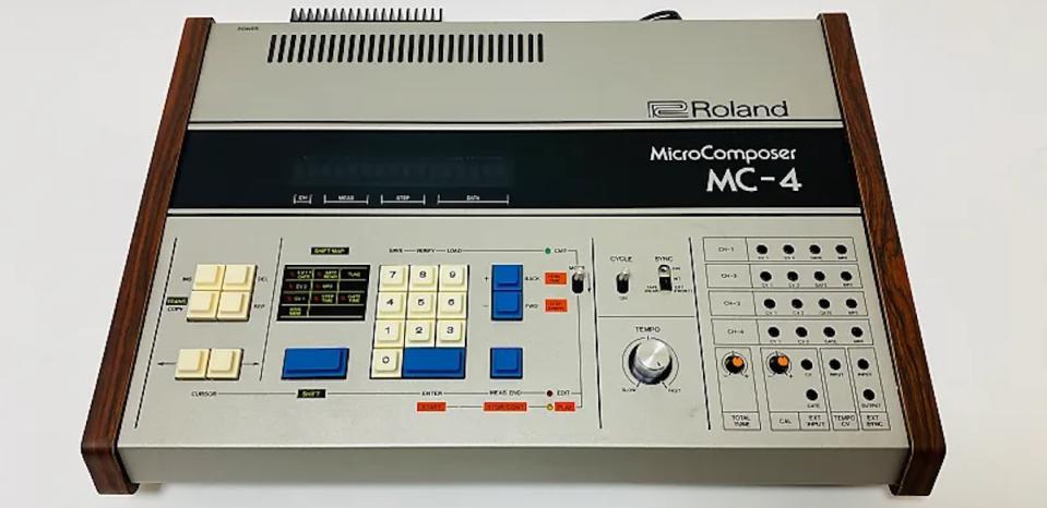 Roland MC-4