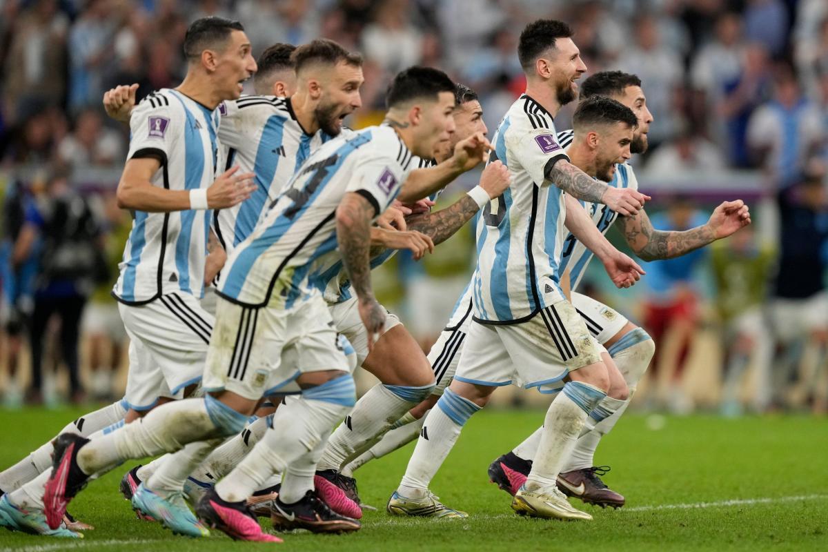 Selección Argentina vs. Venezuela: la reacción de Agüero a los goles de Di  María y Messi - TyC Sports