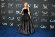 Con un elegante diseño negro de Armani Privé, así llegaba Nicole Kidman a la 25 edición de los Critics' Choice Awards. (Foto: Jeff Kravitz / Getty Images)