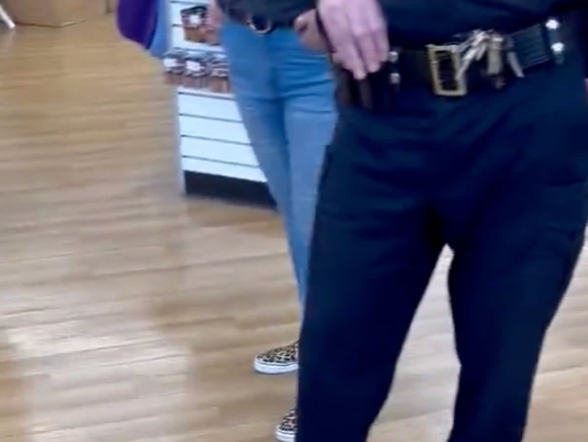 Video shows police confronting a Black couple at Bed, Bath & Beyond in Ohio  (Lamar Richards via Twitter)