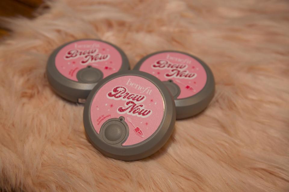 Benefit Brow Now Button: Benefit