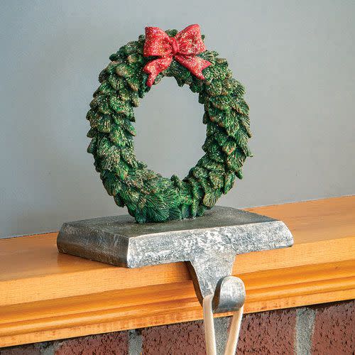 34) Wreath Mantel Hanger