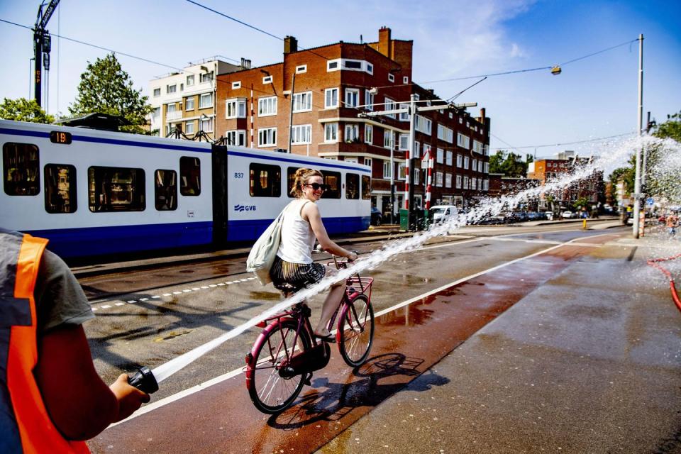 35 Photos That Capture Europe’s Sweltering Heatwave