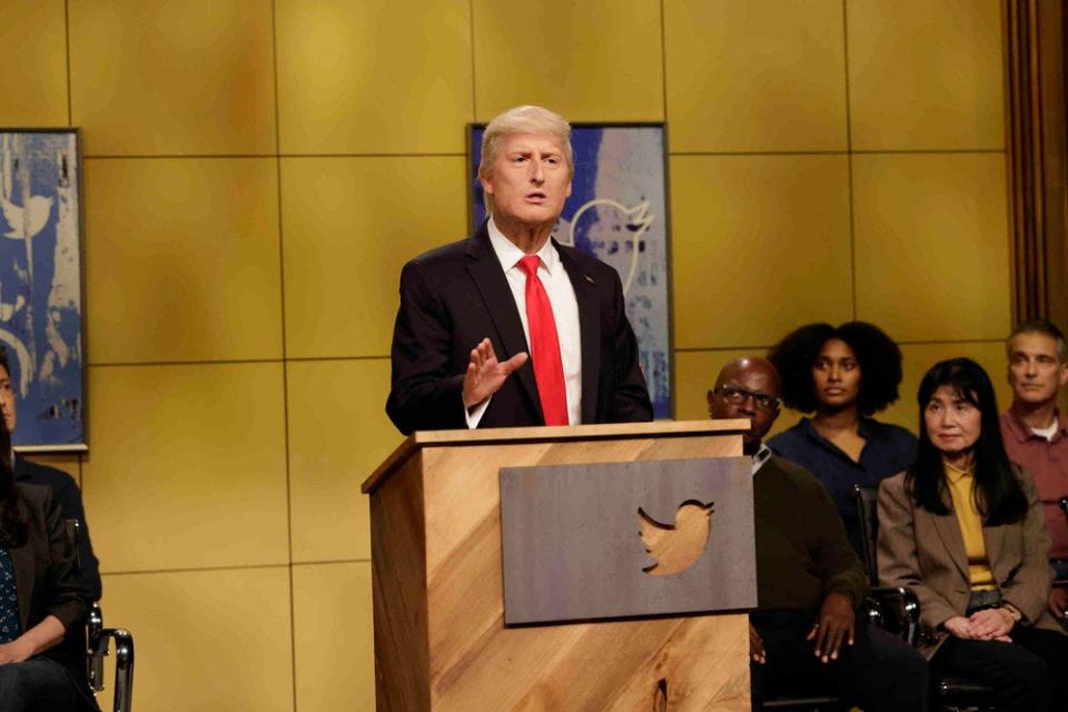 Donald Trump (James Austin Johnson) discusses the woes of Truth Social as a plea to rejoin Twitter during an "SNL" sketch.