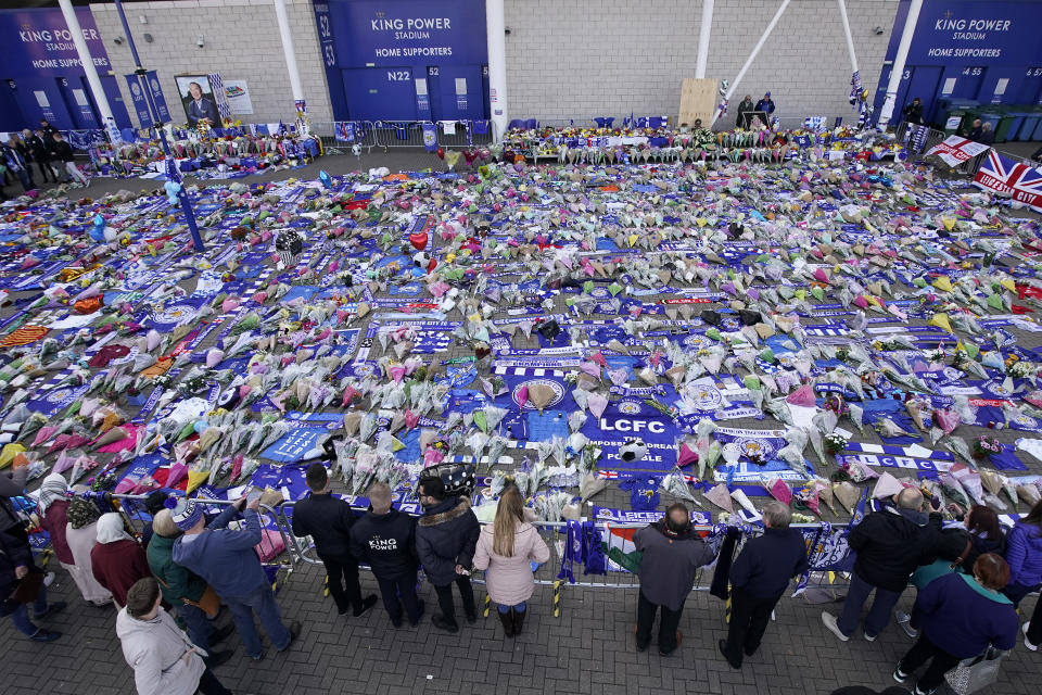 Leicester players and supporters turn out in tribute