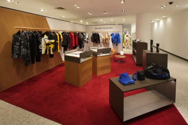 LOUIS VUITTON NEW YORK SAKS FIFTH AVE LIFESTYLE