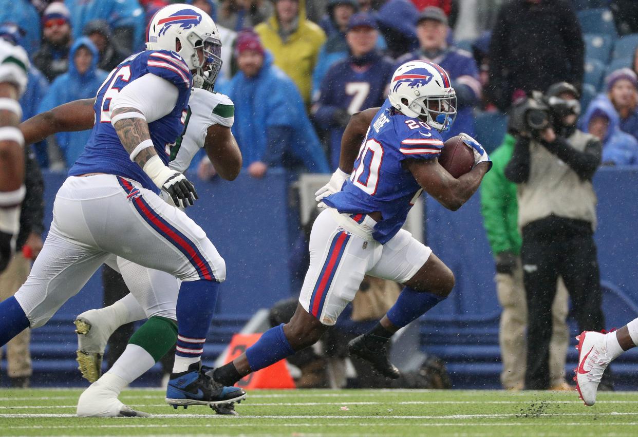Frank Gore Sr. played the 15th of his 16 NFL seasons with the Bills in 2019.
