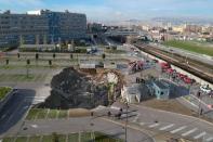 <p>Un gouffre énorme s'est ouvert vendredi matin dans le parking d'un hôpital de Naples, dans le sud de l'Italie.</p>