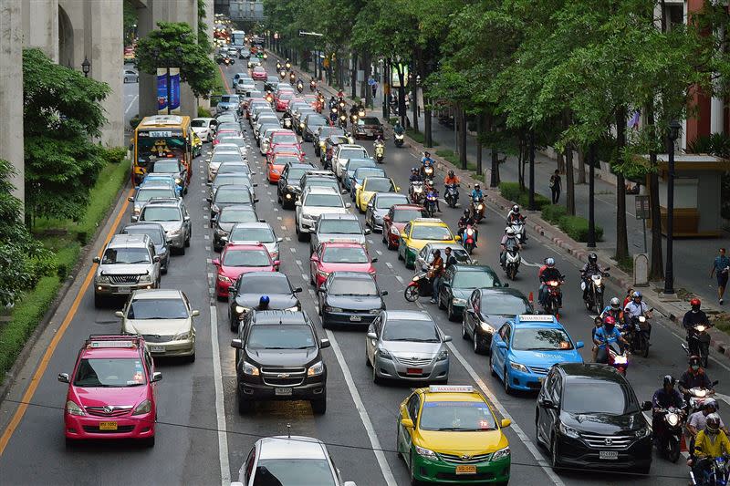 台北市車輛密集度高，都市中龐大車流不斷加劇空污惡化。(示意圖／翻攝自Pixabay)