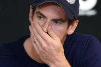 La douleur était trop forte pour le Britannique. En larmes, Andy Murray annonce la fin de sa carrière après de sérieux problèmes de santé à la hanche : "<em>Il est possible que l'Open d'Australie soit mon dernier tournoi</em>". (Crédit : William WEST / AFP)