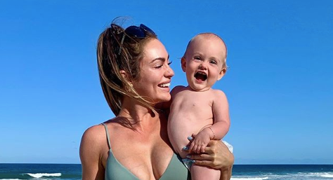 Emily Skye gave birth to daughter Mia in December 2017 [Image: Instagram]