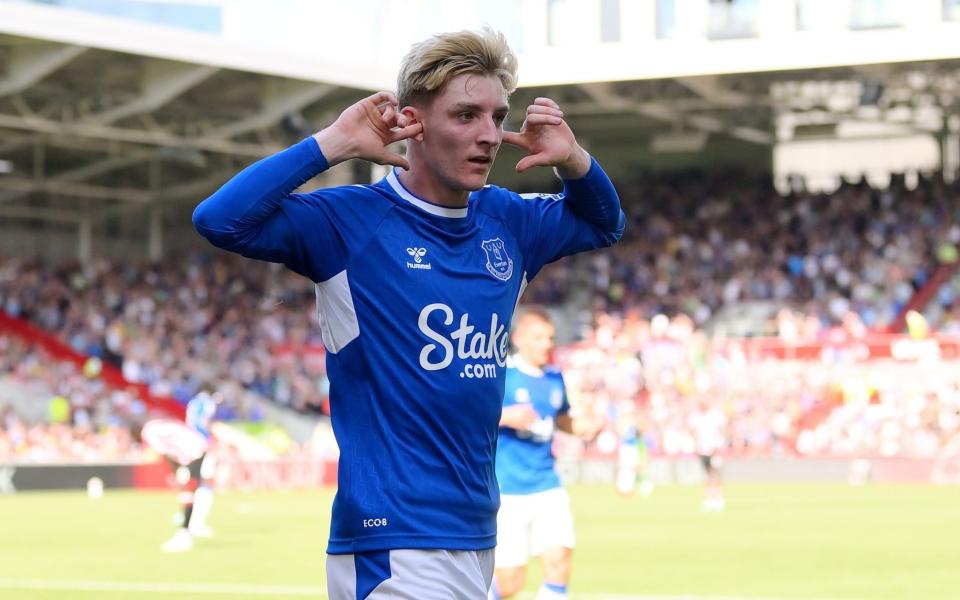 Anthony Gordon of Everton celebrates his goal the Premier League match between Brentford and Everton at Brentford Community Stadium on August 27, 2022 in Brentford, England - Chelsea transfer news: Blues renew interest in Everton's Anthony Gordon - Tony McArdle/Everton FC via Getty Images