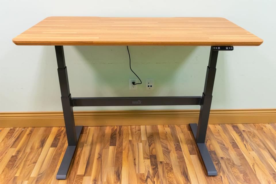 Standing desk