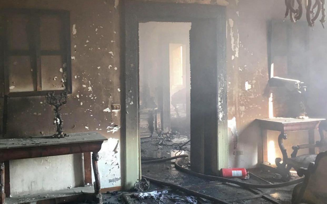 The library in Cosenza was gutted by fire - ANSA