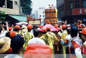 西元2004年白沙屯媽、大甲媽歷史相會。（圖／白沙屯媽祖婆網站）