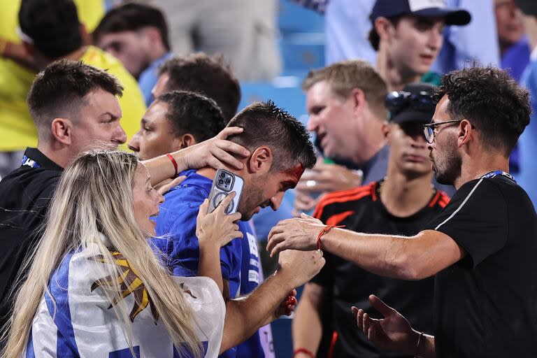 El partido de semifinales terminó con serios incidentes en las tribunas