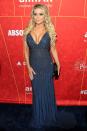 <p>Carmen Electra lució un escotadísimo diseño en lentejuelas azul marino.<br>EFE/ Nina Prommer </p>