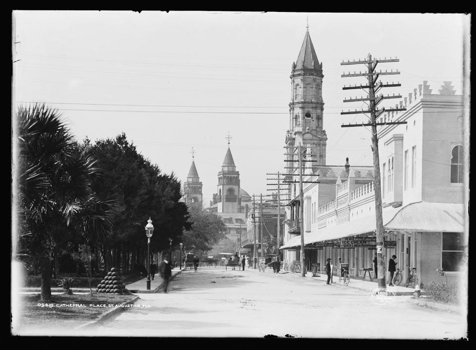 Cathedral Place in St. Augustine in 1906.