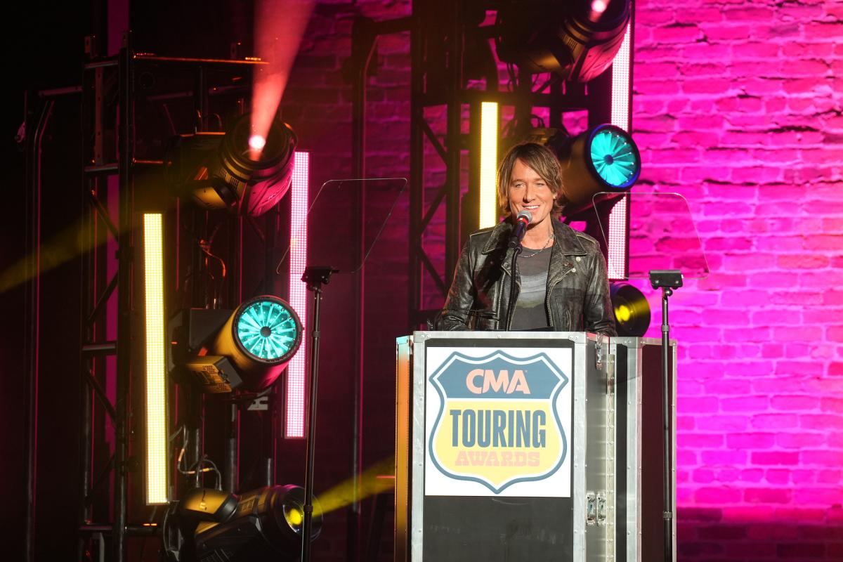 CMA Touring Awards celebrate crews for Chris Stapleton, Lainey Wilson