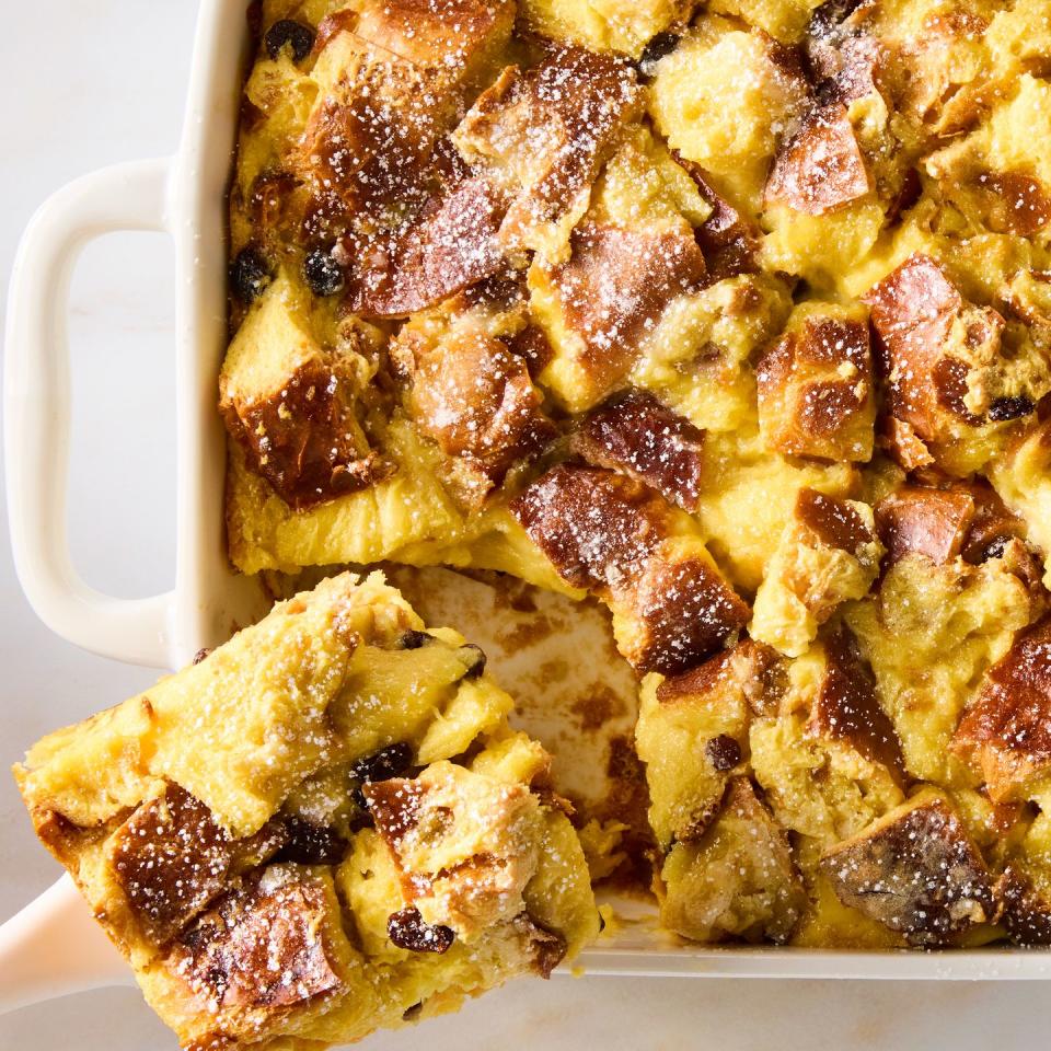 bread pudding with powdered sugar