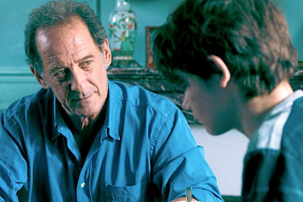 Vincent Lindon en professeur persuadé de pouvoir éduquer un jeune sans-papiers roumain (Stefan Virgil Stoica) dans le film Comme un fils, de Nicolas Boukhrief.  - Credit:Le Pacte