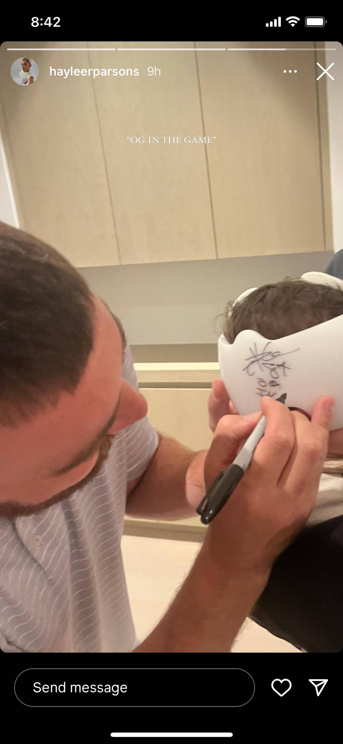 Travis Kelce gave this young football fan an autograph. Screengrab of Haylee Parsons Instagram story