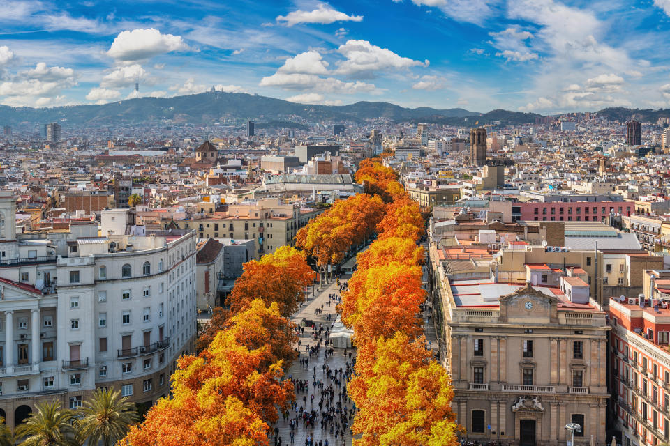 Ein Blick über die La Rambla in Barcelona (Symbolbild: Getty Images)