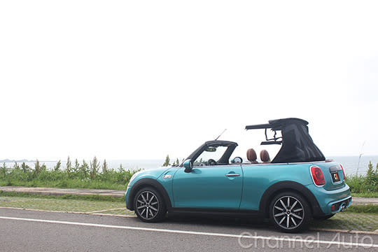 蔚藍的上空尤物 Mini Cooper S Cabrio