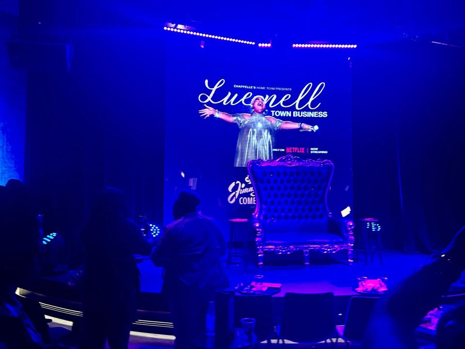 stage set for luenell to perform at jimmy kimmel's comedy club in las vegas