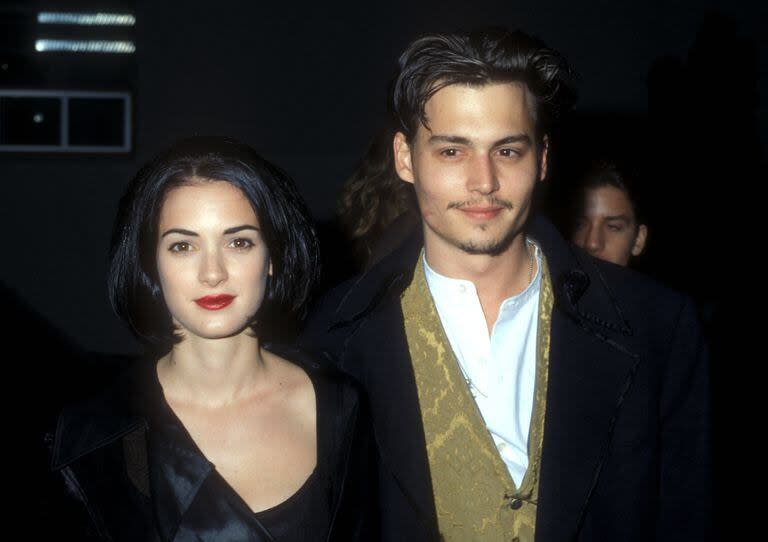 Winona Ryder y Johnny Depp en Los Angeles durante su romance, en la década del 90