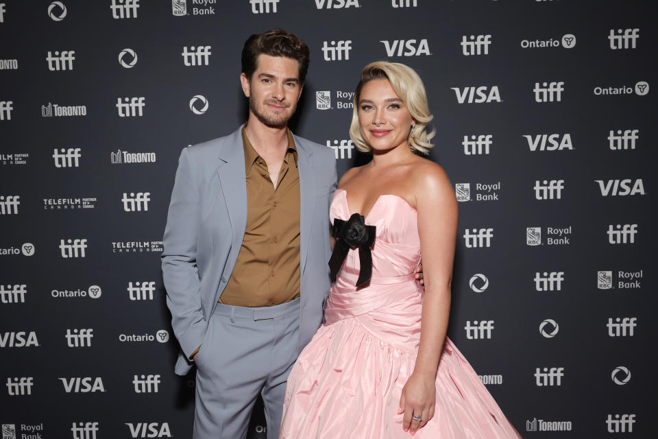 TORONTO, ONTARIO - SEPTEMBER 06: (L-R) Andrew Garfield and Florence Pugh attend the premiere of 