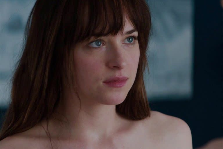 Dakota Johnson se sincera sobre el caótico rodaje de 50 sombras de Grey y sus batallas con la escritora de la saga: “Se convirtió en una locura”