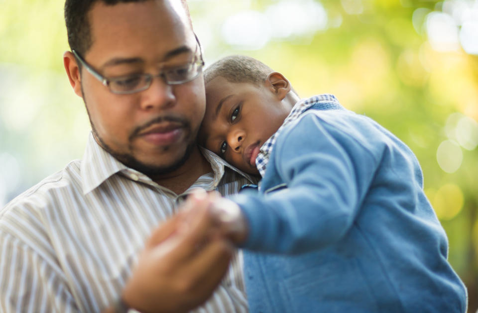 Grieving kids may go from being visibly upset in one moment, to laughing and playing in the next.&nbsp; (Photo: stevecoleimages via Getty Images)