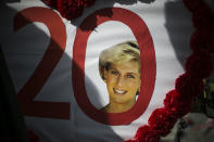 <p>A portrait of late Princess Diana is pictured above the Pont de l’Alma tunnel in Paris, Aug. 31, 2017. (Photo: Kamil Zihnioglu/AP) </p>