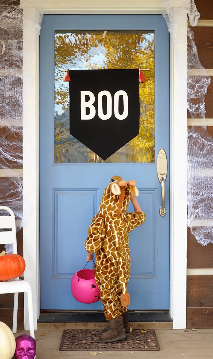 boo banner door decoration (Alice & Lois)