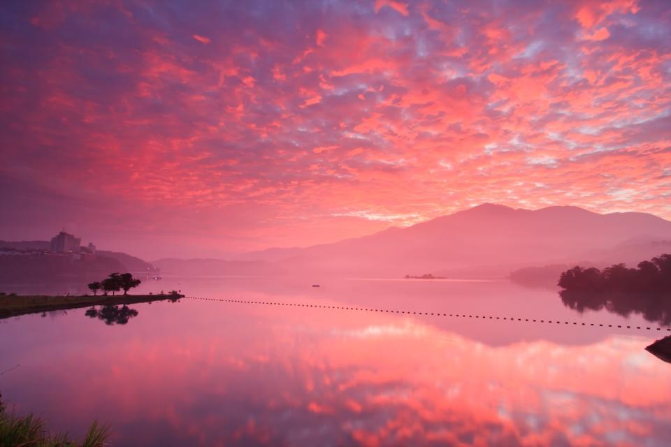 日月潭彩雲美景（圖片來源：Getty Creative）