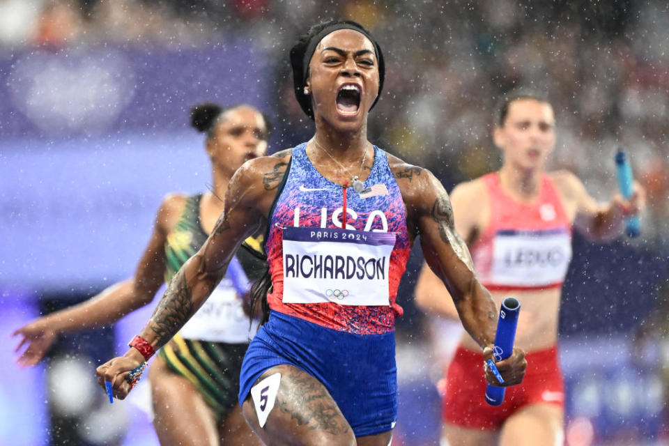 Olympics Sha'Carri Richardson, US women win gold in 4x100meter relay