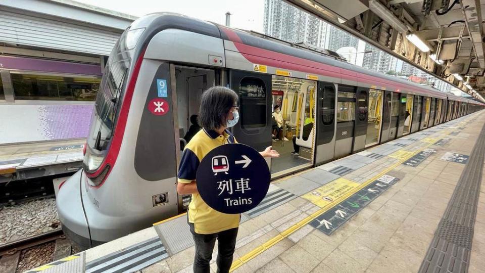 東鐵綫閘門｜首個「返工日」用新停車位置 港鐵：整體運作暢順有序