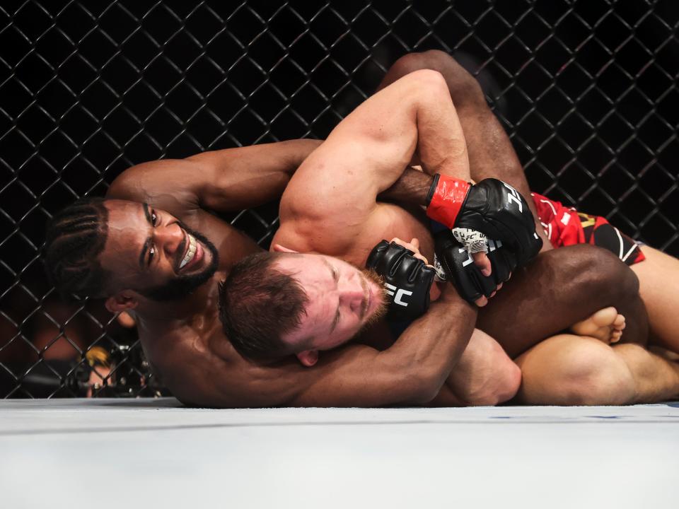 Aljamain Sterling (left) won his rematch with Petr Yan on points (Getty Images)
