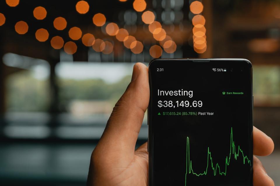 investment app on phone