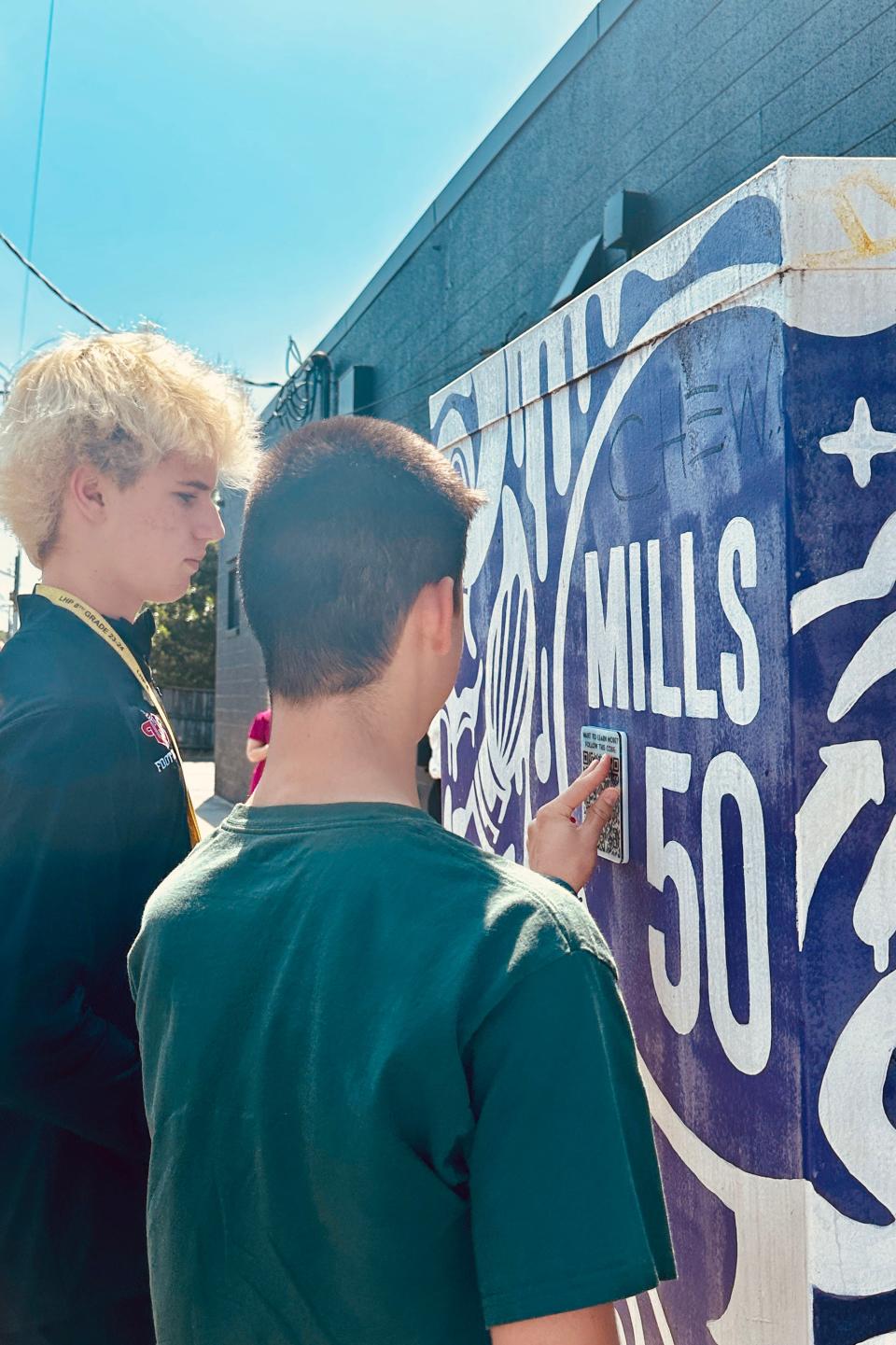 Central Florida middle school students recently partnered with Mills 50 for a Walking Art Tour.