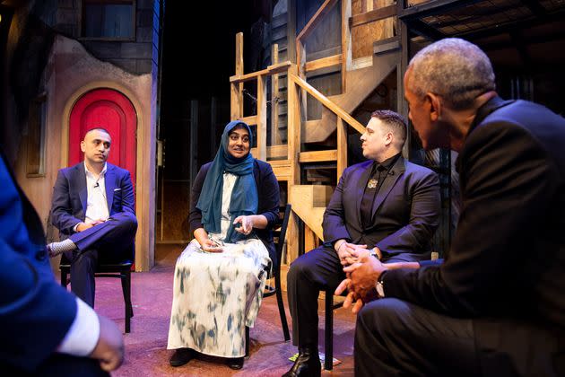 De Paz, Valdovinos and Obama listening as Siddiqui speaks. (Photo: The Obama Foundation)