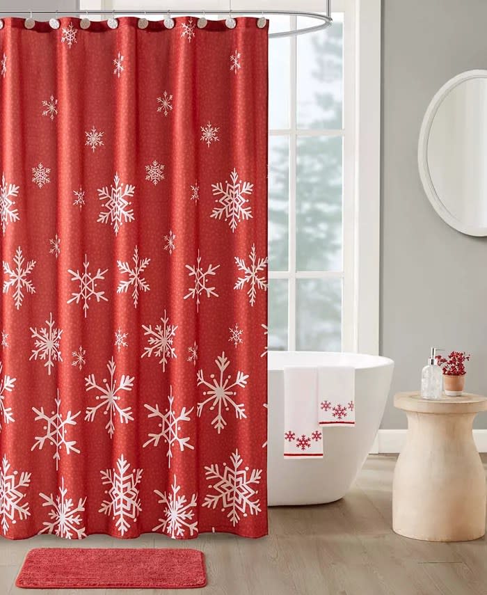 Decor STudio Red SNowflake 17 Piece Bath Set