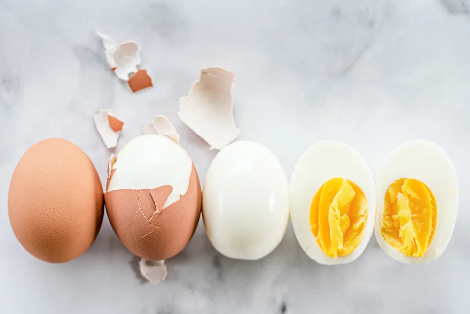 雞蛋(全熟)、肉、海鮮都是重要的蛋白質，除了注意烹調手法外，因為蛋白質的消化時間較長，所以會延長飽足感，不容易感到飢餓。