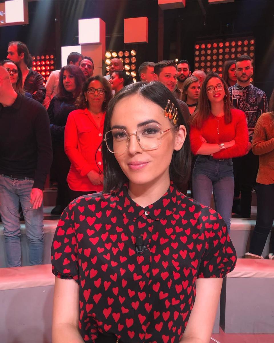 Le 11 mars 2019, Agathe Auproux révélait sur son compte Instagram être atteinte d’un cancer. Plus précisément d'un lymphome pour lequel elle a dû subir pendant plusieurs mois une chimiothérapie. Venue parler courageusement de sa maladie sur le plateau de <em>Touche pas à mon poste</em>, la chroniqueuse de l'émission avait toutefois tenue à se montrer rassurante. Et elle a eu raison, car quatre mois après avoir annoncé publiquement être atteinte d’un cancer, la jolie brune a joyeusement déclaré, toujours sur Instagram, être désormais guérie. ©Instagram/Agathe Auproux