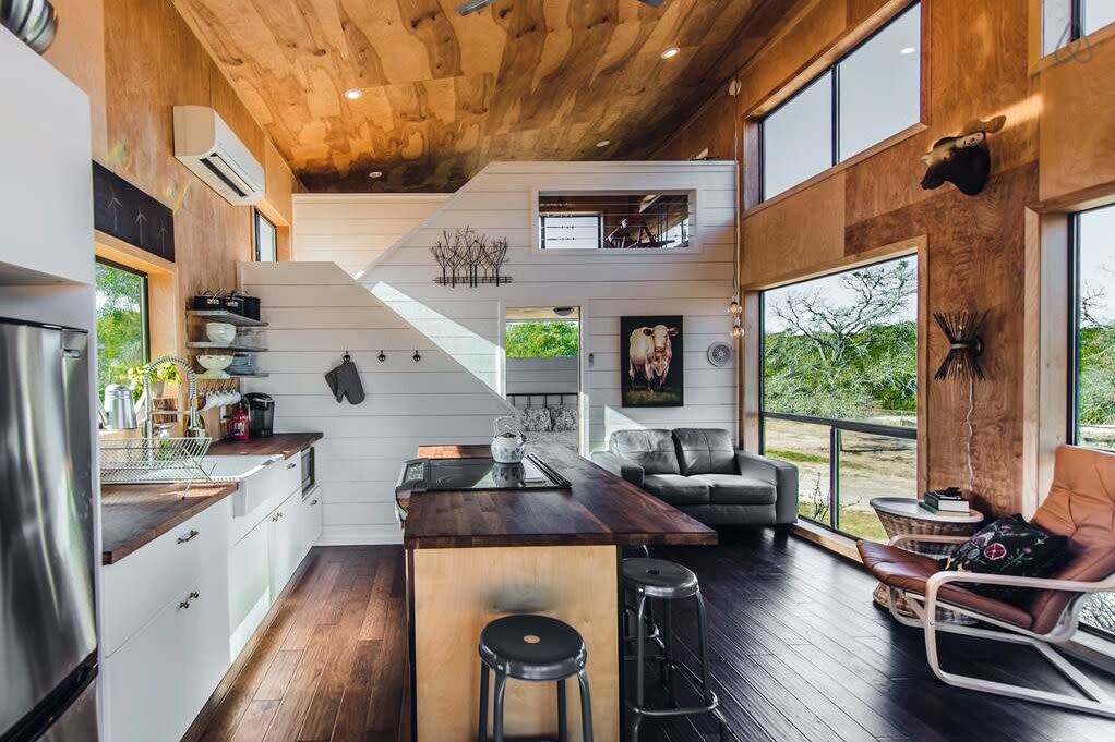 Modern Hill Country Tiny Cabin, Dripping Springs, Texas