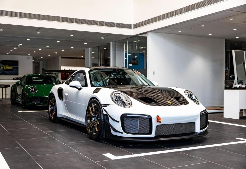 全球限量200台，極度稀有的「全新911 GT2 RS Clubsport道路版賽車」亦現身Porsche Centre Tainan。