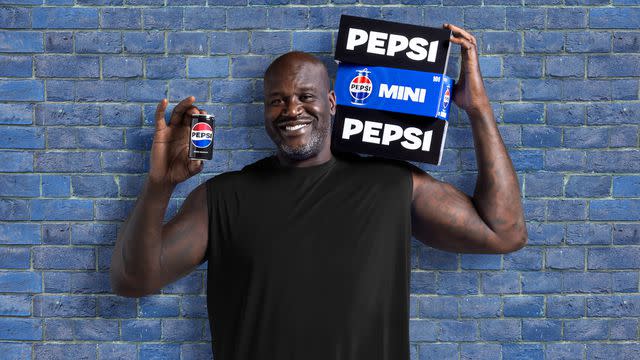 <p>Pepsi</p> Shaquille O'Neal